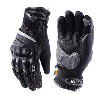 How to choose motorcycle gloves as per weather conditions
